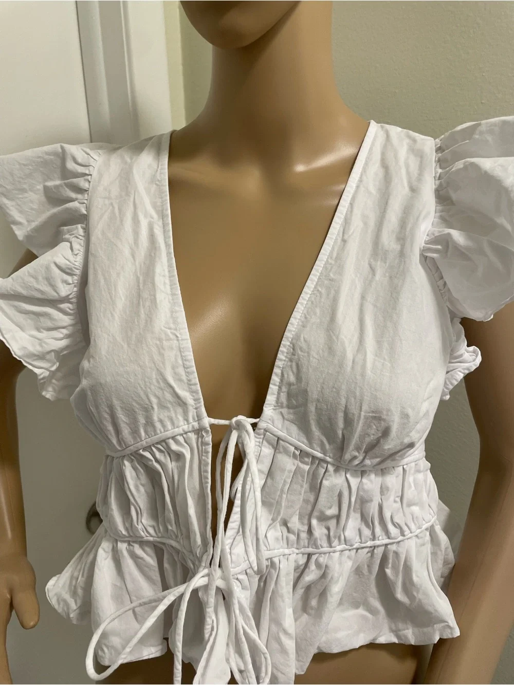 Zara White V-Neck Tie-Front Ruffle Sleeve Top